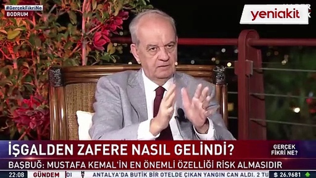 İlker Başbuğ'dan CHP yorumu: AK Parti bunu başarıyla yapıyor