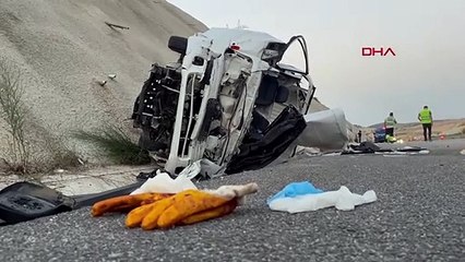 Le conducteur de la camionnette qui a heurté le camion à Bursa a été blessé, une personne est décédée