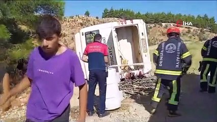 Ekmek parası için Urfa'dan Denizli'ye gelen işçileri taşıyan servis şarampole devrildi