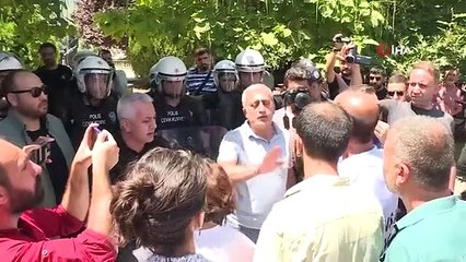 Intervention du groupe qui voulait faire une déclaration malgré l'interdiction： 6 détentions