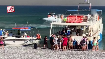 Rodos'ta orman yangınıyla mücadele: Yerleşim birimlerine ulaştı