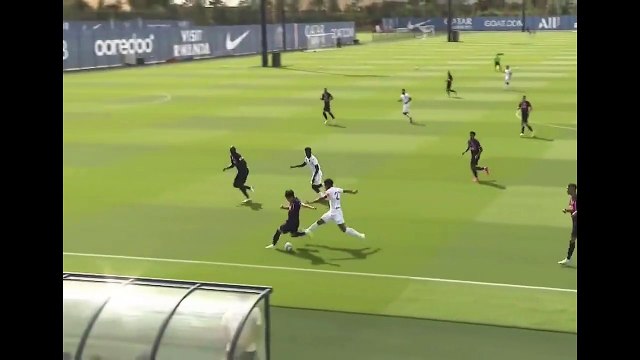 PSG : Lee Kang-In fait tomber un joueur du Havre après un geste technique