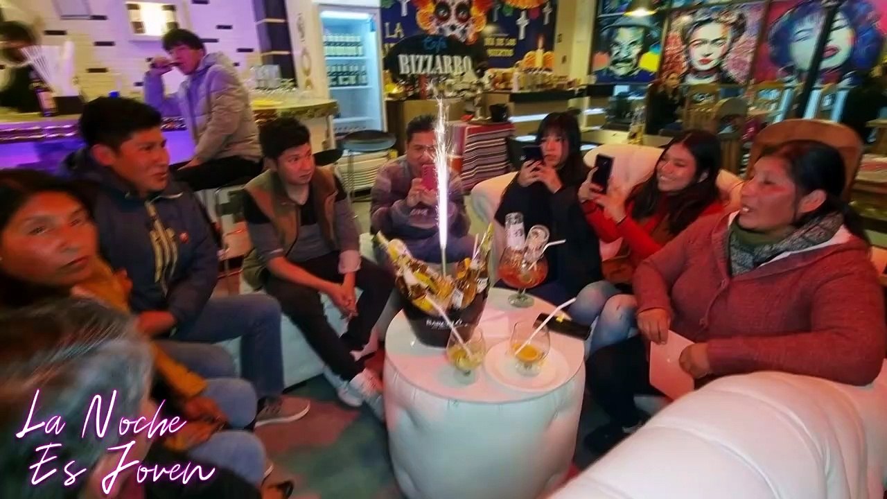 WALL STREET LOUNGE