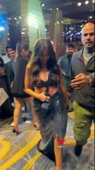 हुस्न की मल्लिका Nora Fatehi Exit Video From Manish Malhotra Fashion Show,