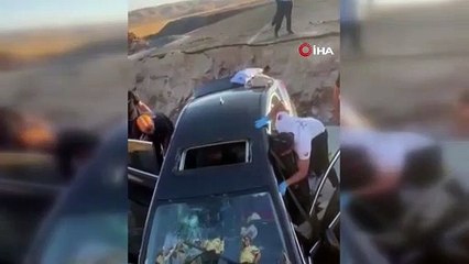 Siirt’te otomobil yolda çukura düştü: 1 ölü, 5 yaralı