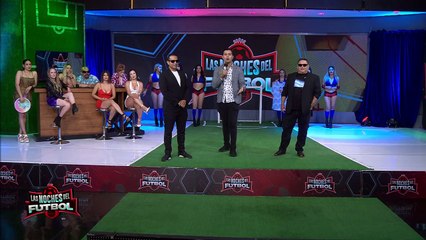 Las tres celebridades en el ring de lucha