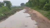 बक्सर: जलजमाव की समस्या से परेशान हुए ग्रामीणों ने आंदोलन की दी चेतावनी