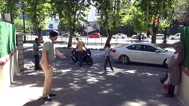 KPSS'ye geç kalan öğrenci, motosikletli esnafın yardımıyla 30 saniye kala sınava yetişti