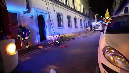 Firenze, spaventoso incendio si propaga in due appartamenti