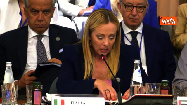 Meloni: Europa ha bisogno di immigrazione, ma no a segnale che viene premiato chi entra illegalmente