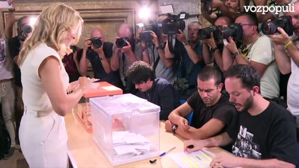 Díaz ejerce su derecho al voto en la Escuela Técnica Superior de Minas y Energía de Madrid