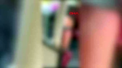 Korku dolu anlar: Tramvayda bıçaklı saldırı kameralara yansıdı