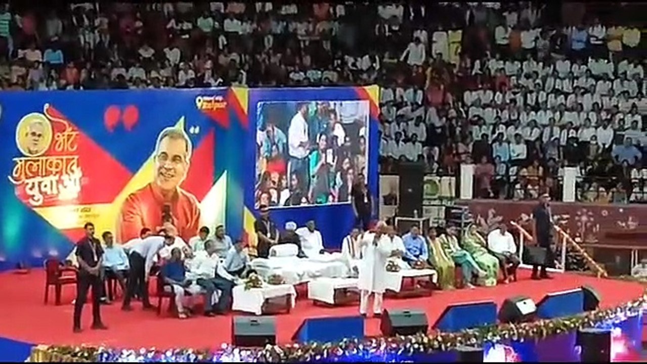 भेंट-मुलाकात: छत्तीसगढ़ के मुख्यमंत्री भूपेश बघेल ने युवाओं से राजनीति में आने का किया आव्हान, कहा-आपके आने से ही प्रदेश आगे बढ़ेगा