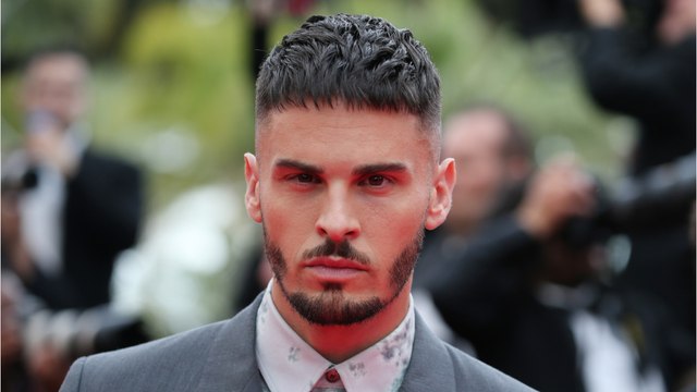 GALA VIDÉO - PHOTO - Baptiste Giabiconi : tendre moment avec son fils Baptiste Jr