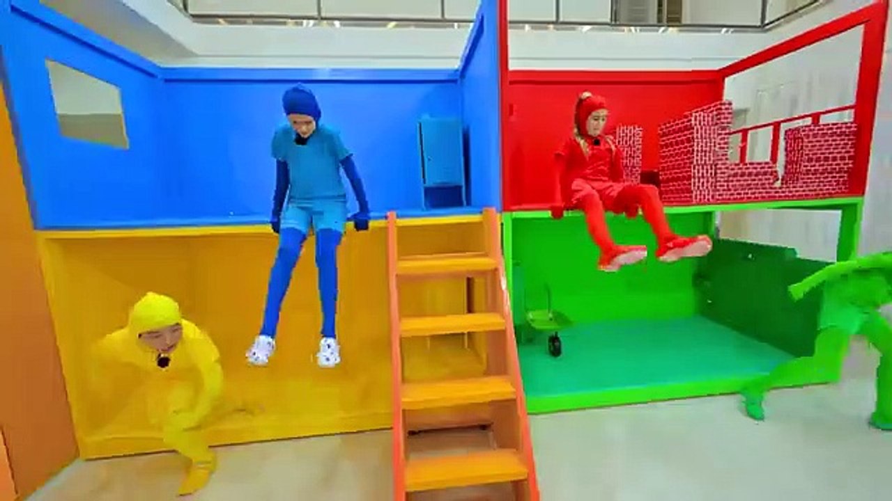 Using only ONE COLOR to build a HOUSE! Challenge from Vlad