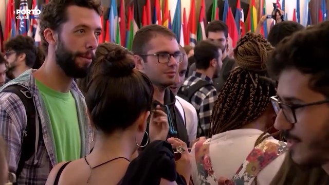 Mais de metade dos jovens portugueses ponderam emigrar por causa de questões financeiras