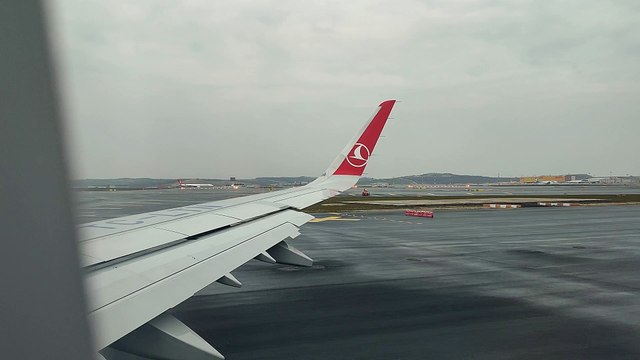 TCDD devlet demiryolları uçak gibi hızlı giden treni.