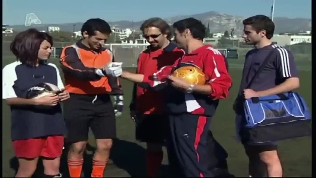 Εντιμότατοι Κερατάδες - Επεισόδιο 8 (Ο εθελοντής κερατάς)