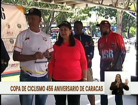 Premian a los ganadores de la Vuelta Copa Ciclística Aniversario 456 de Caracas