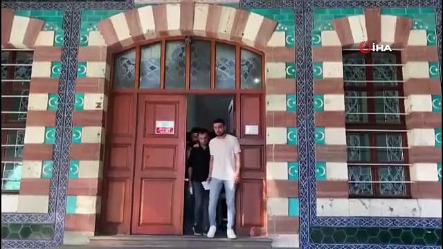 De la drogue a été trouvée dans le véhicule qui n'a pas respecté l'avertissement «stop» à Kütahya, 2 suspects ont été arrêtés