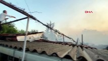 Une personne a été touchée par la fumée alors que les maisons brûlaient dans l'incendie de Balikesir Gonen