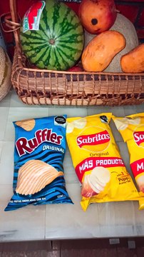 Entra en el mundo tentador de las frituras Sabritas y descubre cómo puedes deleitar tus sentidos mientras te mantienes fiel a tu compromiso de una dieta equilibrada. Nuestra selección de videos te presenta una gama emocionante de bolsas de botana diseñada