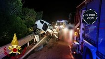 Puglia: 4 morti -tra cui due bambine e la madre- in uno scontro auto-moto. L'incidente mortale a Ceringnola (in Puglia)