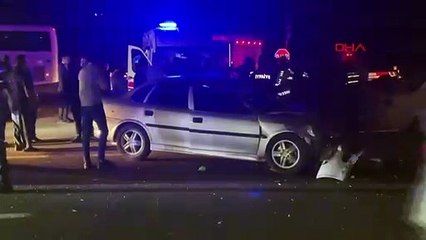 Sivas'ta Kavşakta Meydana Gelen Trafik Kazasında 9 Kişi Yaralandı