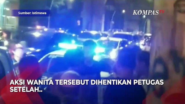 Momen Wanita Ngamuk Bajak Mobil Patroli Tol, Tabrak Mobil Lain dan Trotoar