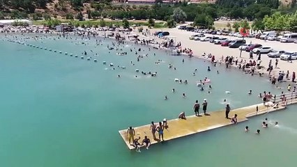 Ceux qui étaient accablés par la chaleur affluaient vers le lac Hazar, les plages ne ressemblaient pas à la mer Egée et à la Méditerranée