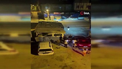 Des armes à feu ont été dégainées lors de la bagarre au milieu de la rue à Adana： 1 blessé