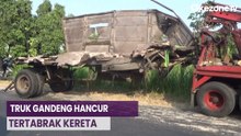 Truk Gandeng Pengangkut Ampas Tebu Hancur Tertabrak Kereta Api