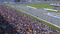 William Byron leads the field to green at Pocono Raceway