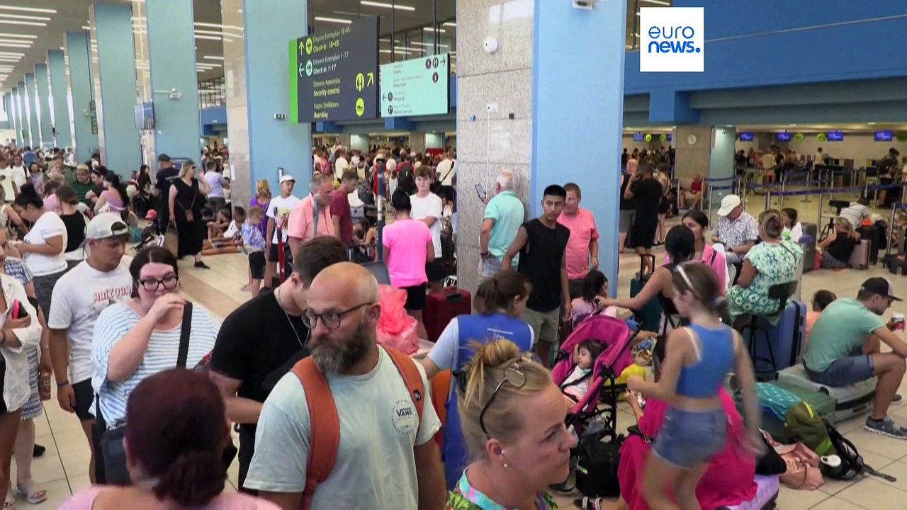 Waldbrände auf Rhodos, Korfu, Evia: Tausende Urlauber warten auf Evakuierung