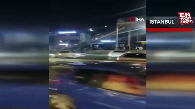 İstanbul’da metrobüs durakta arıza yaptı