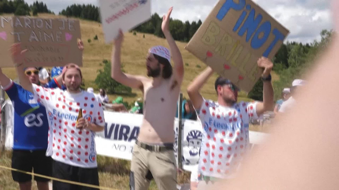 Tour de France: Pinot tire sa révérence, le "Virage Pinot" en transe