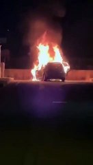 L'auto va a fuoco mentre è in marcia, paura per una famiglia di Villagrazia di Carini
