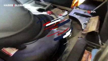 Öyle bir yere girdi ki... Yılan ekipleri dakikalarca zorladı