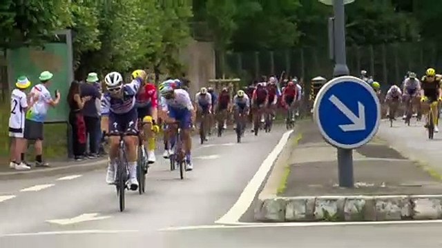 Insolite: Découvrez l'image de Julian Alaphilippe qui a été flashé par un radar lors de la dernière étape du Tour de France sur une route limitée à 50 km/h