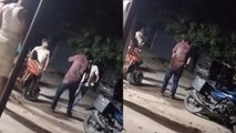 Viral video: नशे में धुत शख्स को पुलिसकर्मी ने मारे चार मिनट में 38 बार जूते, एसपी ने किया निलंबित