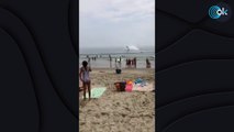 Una avioneta se estrella en una playa ante la mirada atónita de los bañistas