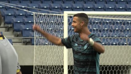Al-Nassr - Ronaldo tout sourire à l'entraînement avant d'affronter le PSG