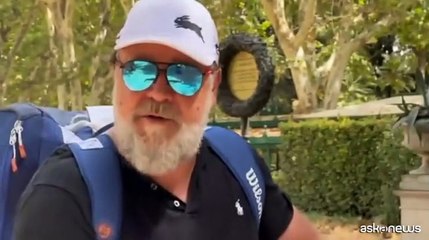 Russell Crowe in monopattino a Villa Borghese: posto bellissimo e gratis