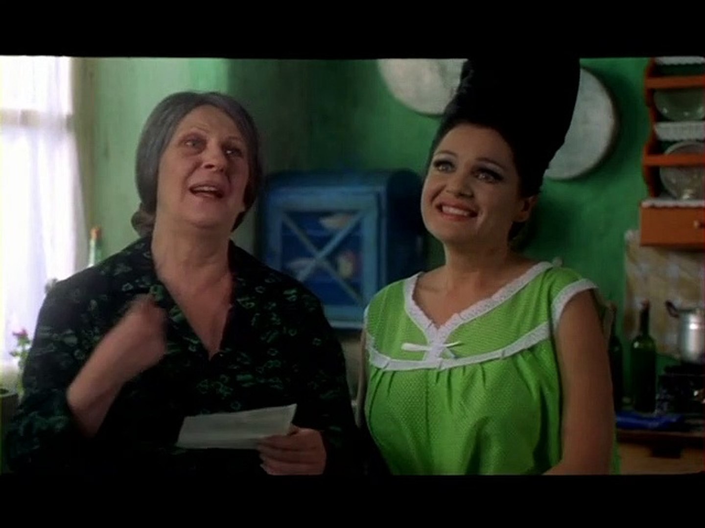 ΤΟ ΚΛΑΜΑ ΒΓΗΚΕ ΑΠΟ ΤΟΝ ΠΑΡΑΔΕΙΣΟ (2001)