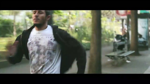 Des hommes de paille Bande-annonce (EN)