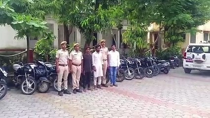 मोटर साइकिल चोर गिरफ्तार