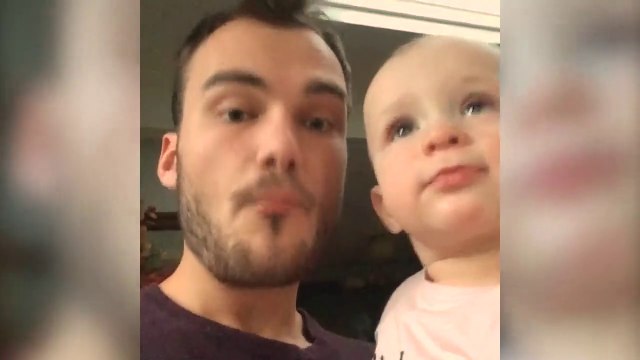 Ce bébé imite son père qui fait du beatbox et c'est adorable