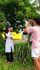 Fotógrafo ajuda estudante de enfermagem em ensaio de formatura