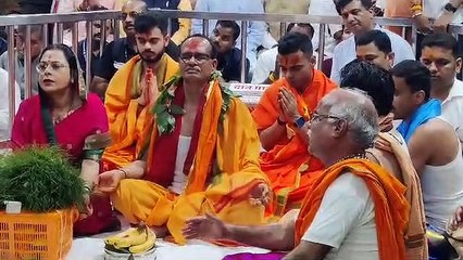 Bholenath came out in the form of Shiva-Tandava on the Garuda chariot