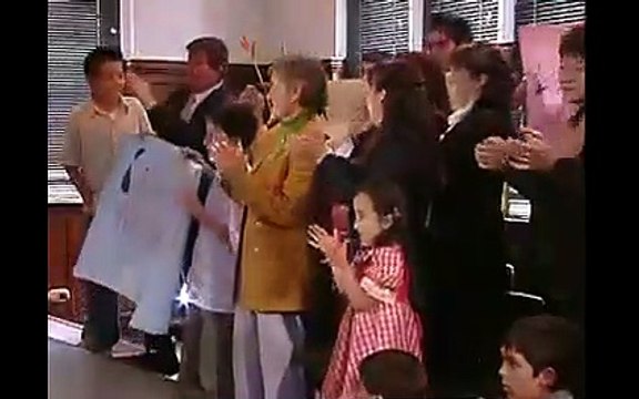 PADRES E HIJOS Capítulo 2158 Un beso para el final